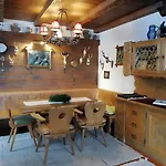 Hoellbacher By We Rent *
